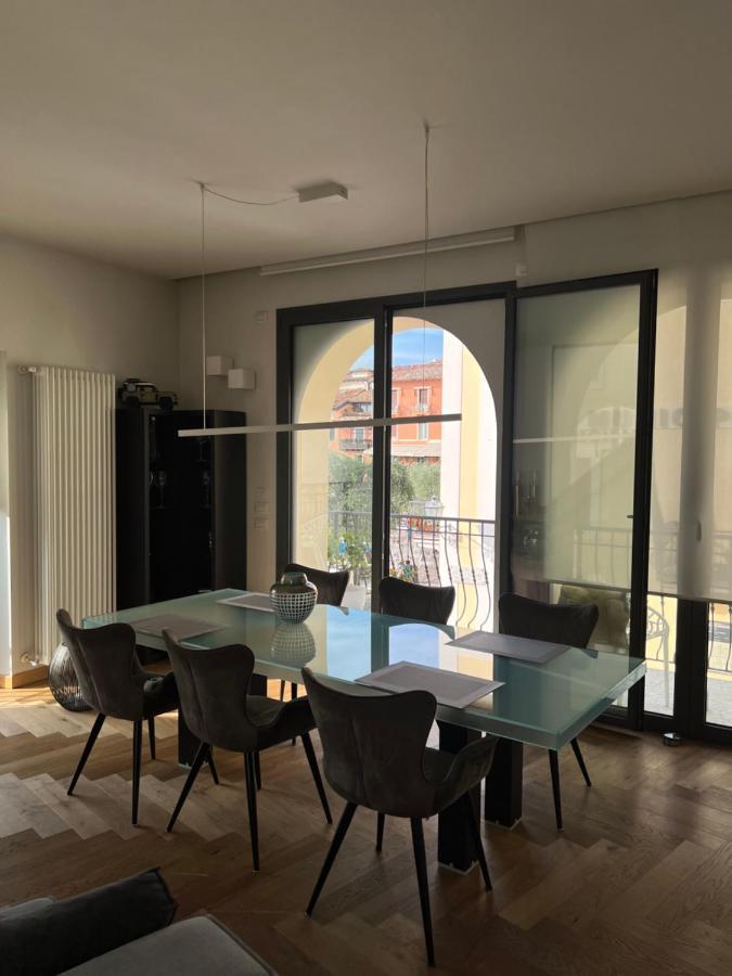 Suite La Castellana Торри-дель-Бенако Экстерьер фото