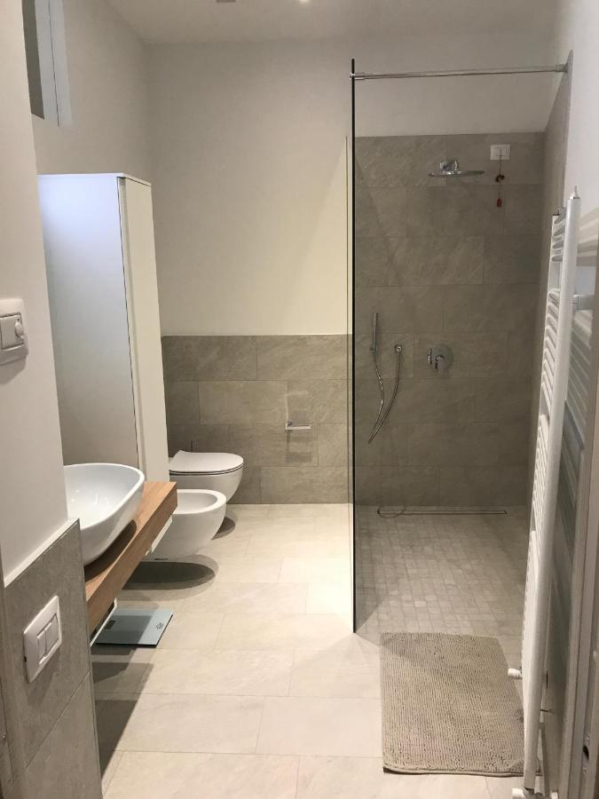 Suite La Castellana Торри-дель-Бенако Экстерьер фото