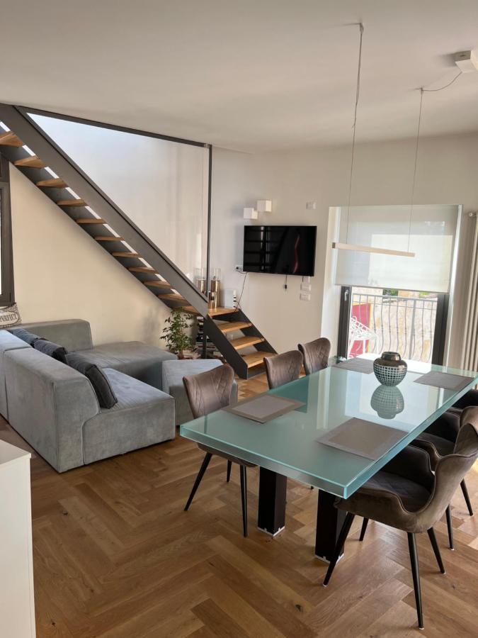 Suite La Castellana Торри-дель-Бенако Экстерьер фото