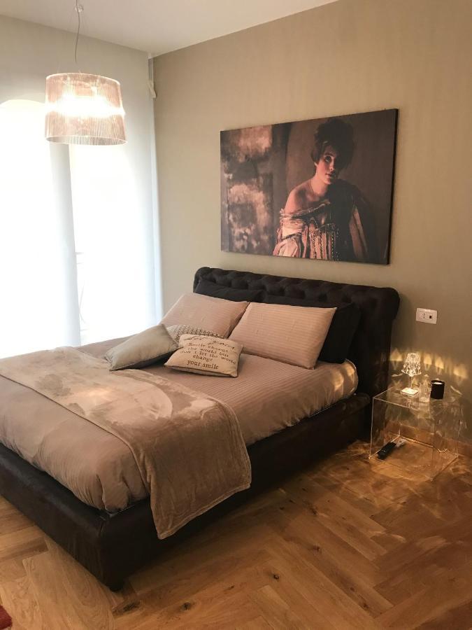 Suite La Castellana Торри-дель-Бенако Экстерьер фото