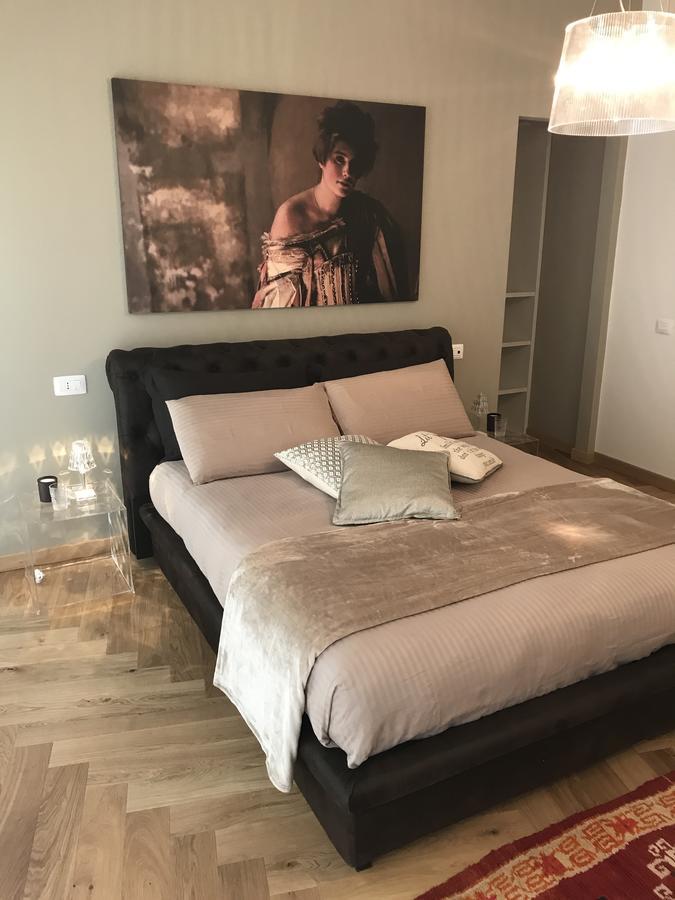 Suite La Castellana Торри-дель-Бенако Экстерьер фото