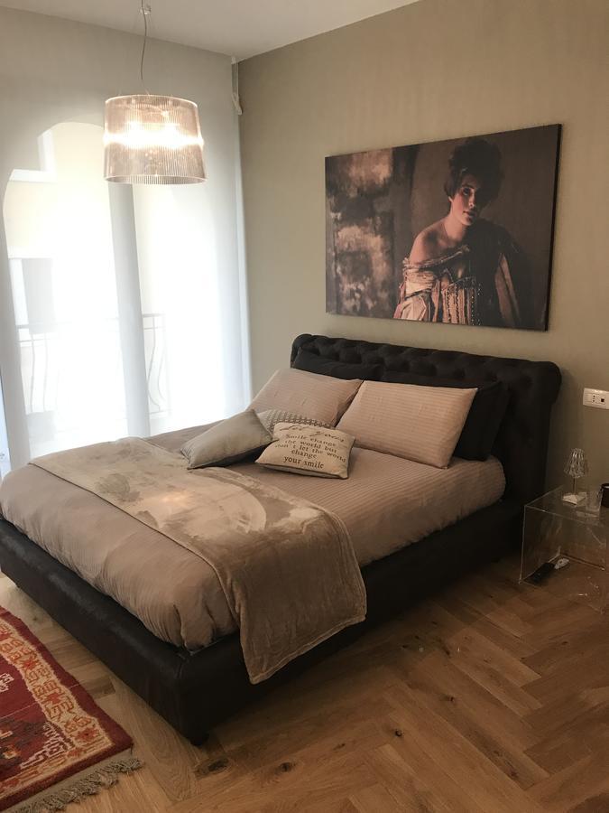 Suite La Castellana Торри-дель-Бенако Экстерьер фото
