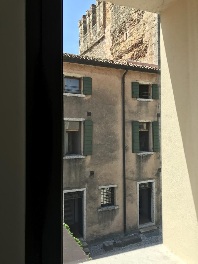 Suite La Castellana Торри-дель-Бенако Экстерьер фото