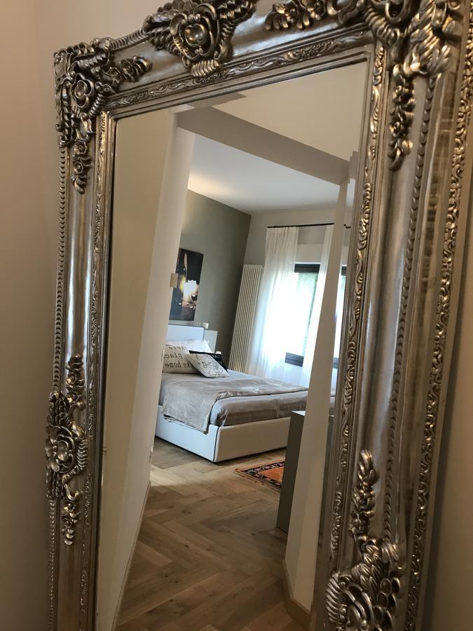 Suite La Castellana Торри-дель-Бенако Экстерьер фото